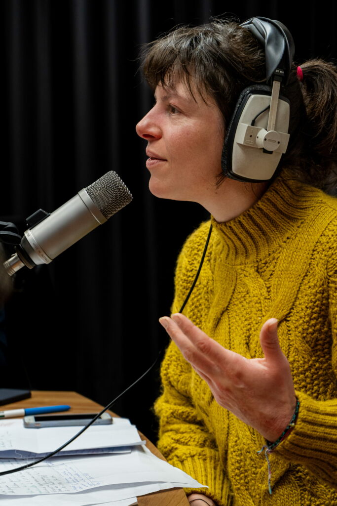  cfm radio; association le rosier blanc